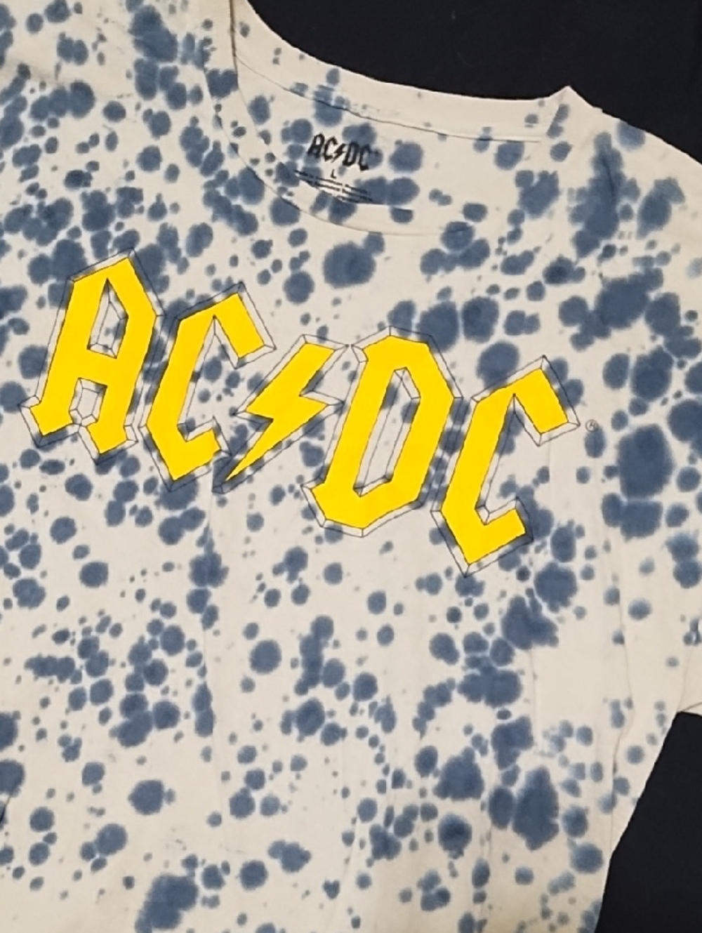 AC/DC Tie-Dye Tee with Yellow Logo And Gray Spots Sz L